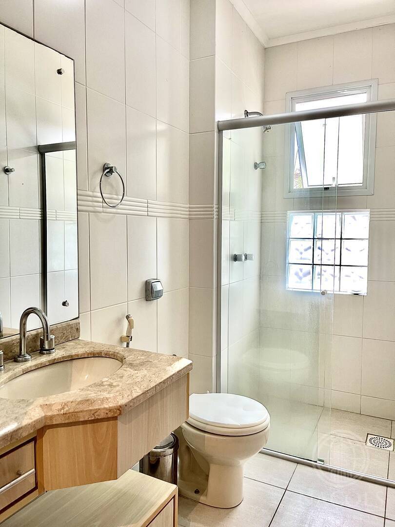 Casa, 4 quartos, 220 m² - Foto 30